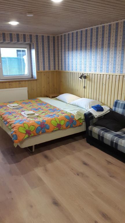 Terve Hostel Parnawa Zewnętrze zdjęcie